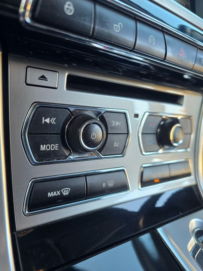 JAGUAR XF