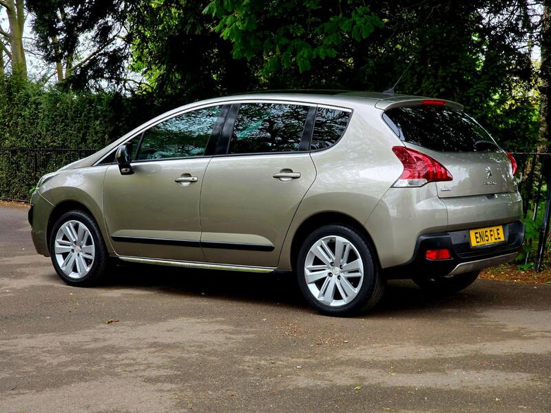 PEUGEOT 3008