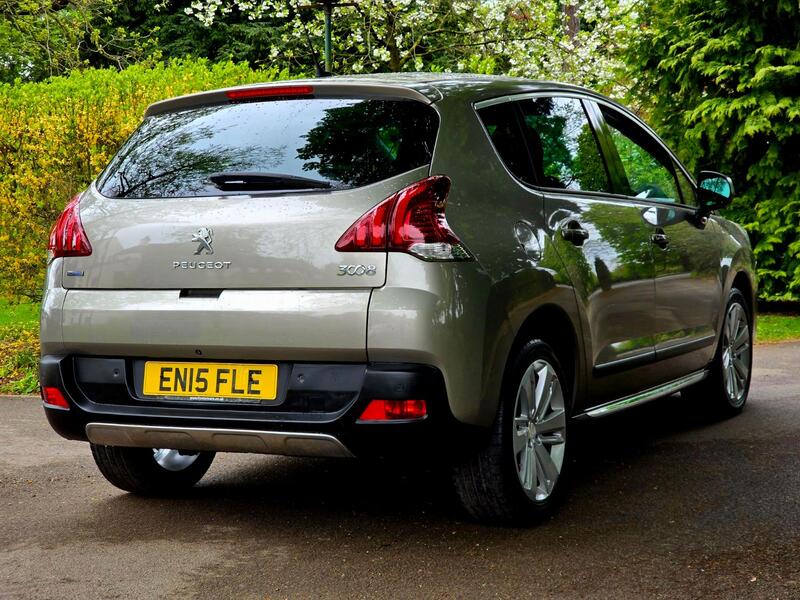 PEUGEOT 3008